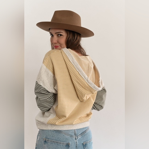 Hem & Thread Colorblock Striped Hoodie - Size Medium - Picture 4 of 12